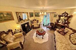 Lounge- click for photo gallery